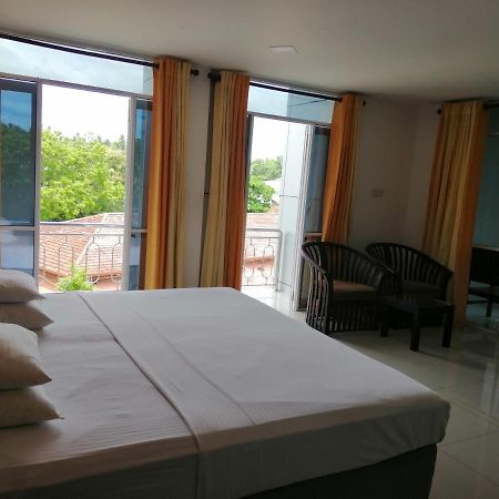 Mars Hotel Tangalle Buitenkant foto