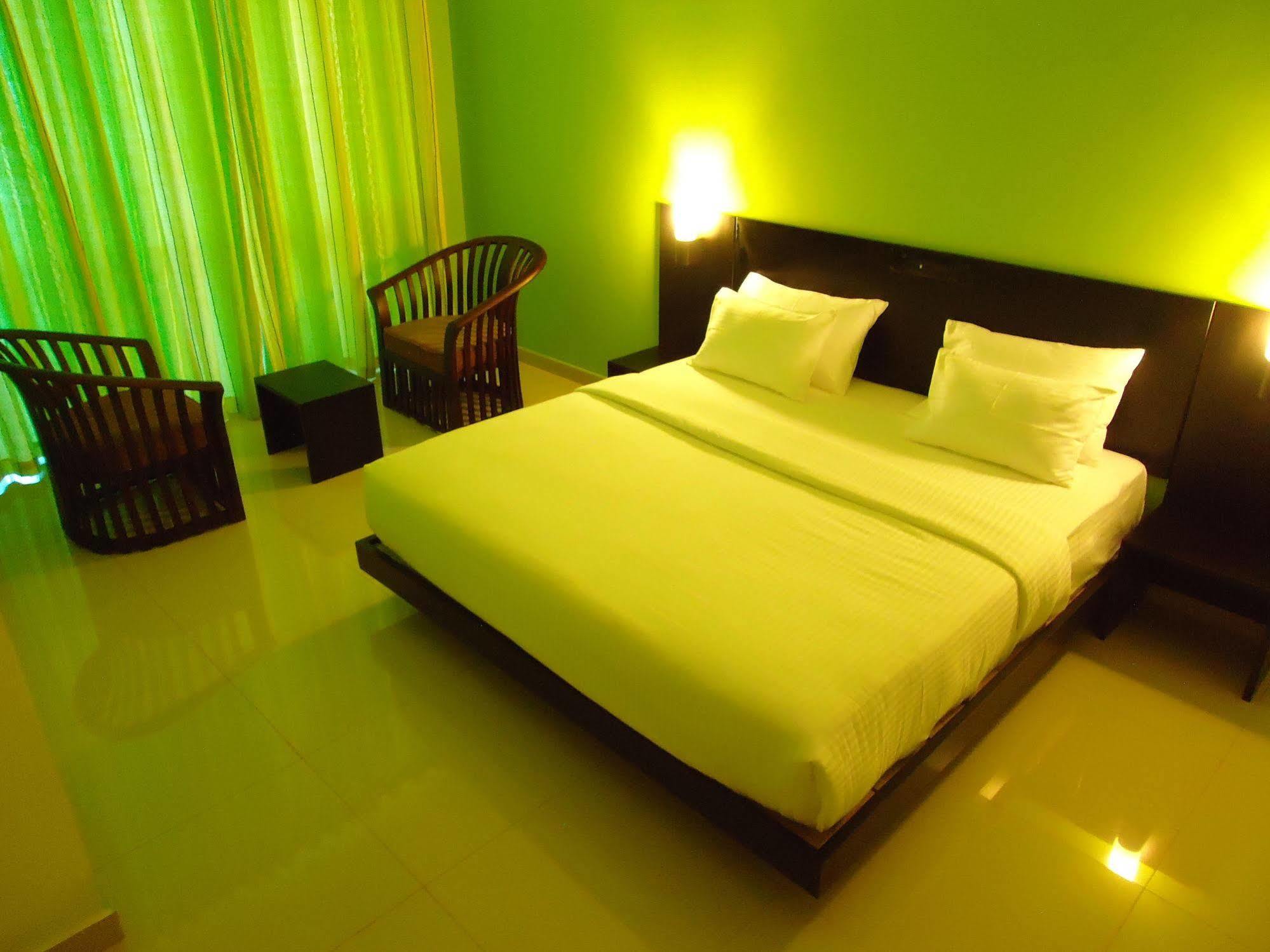 Mars Hotel Tangalle Buitenkant foto
