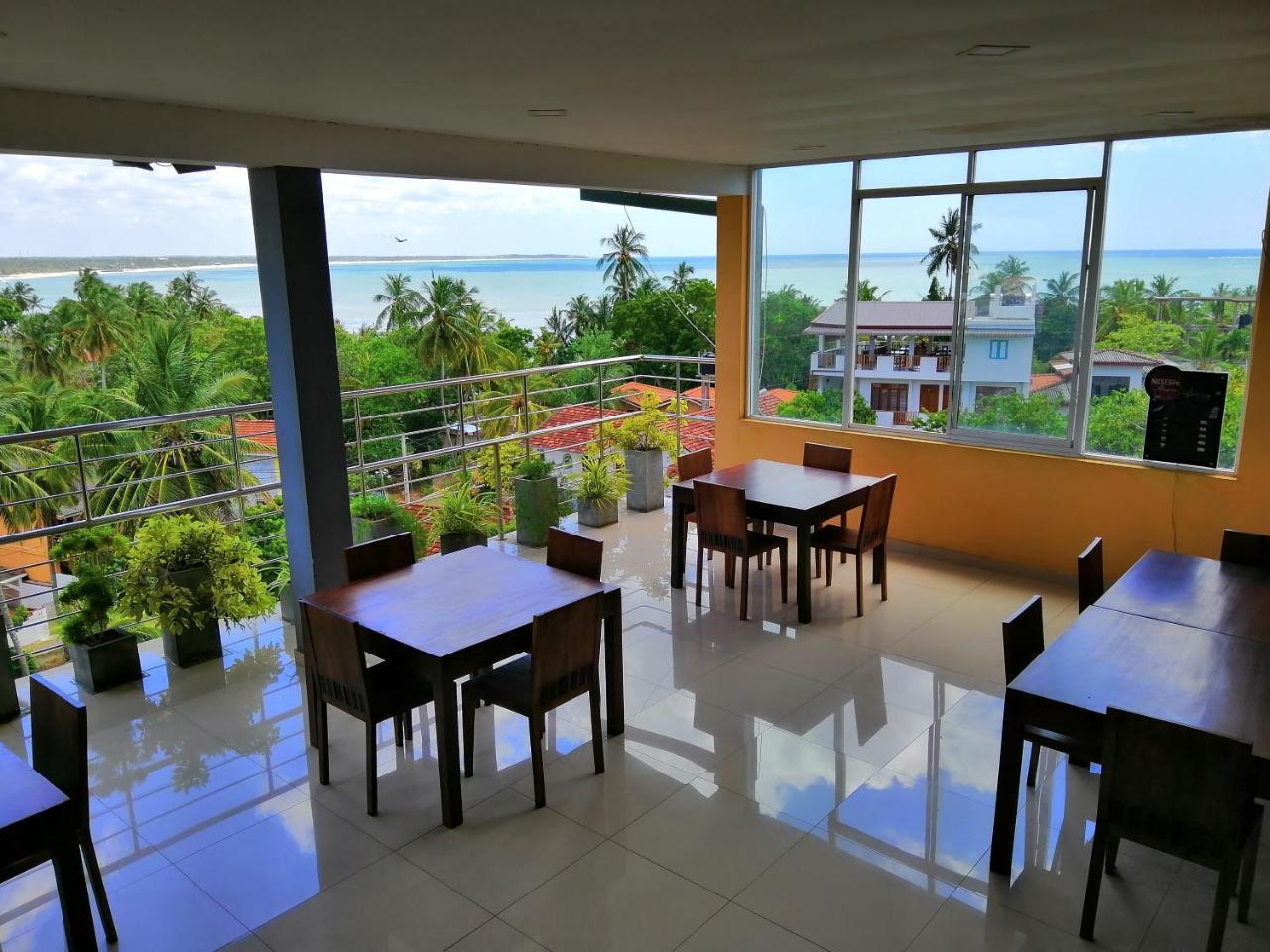 Mars Hotel Tangalle Buitenkant foto