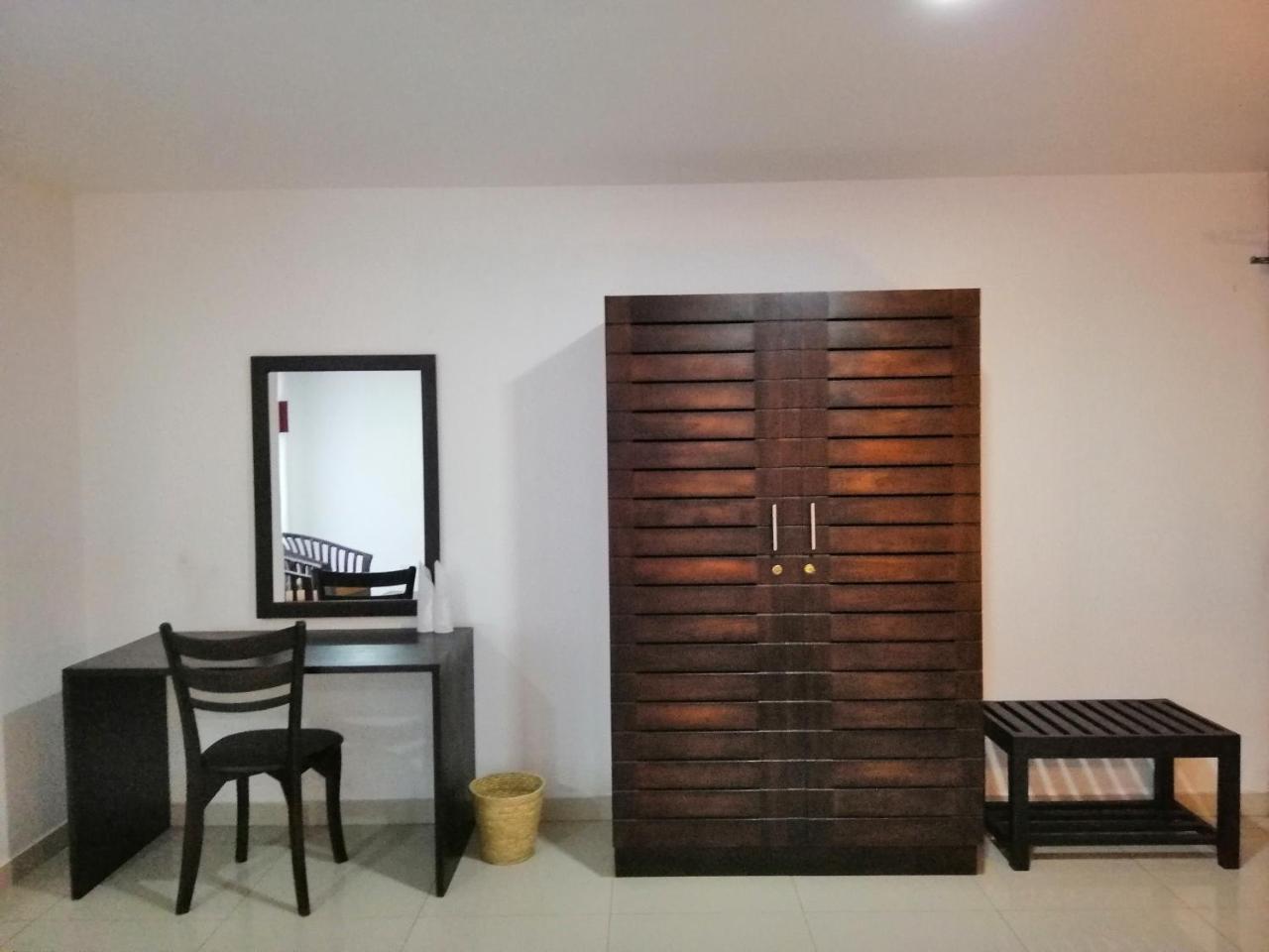 Mars Hotel Tangalle Buitenkant foto