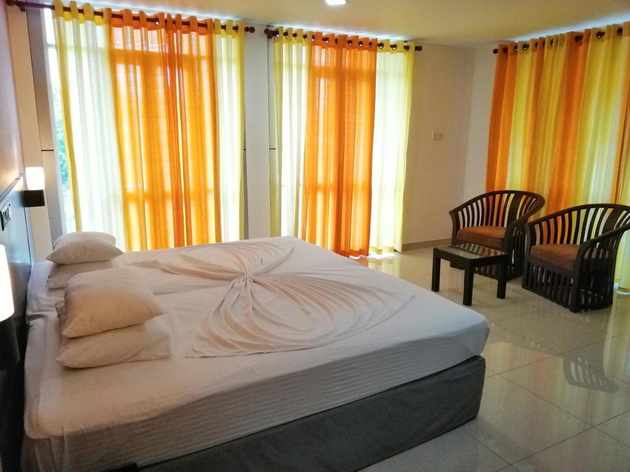 Mars Hotel Tangalle Buitenkant foto