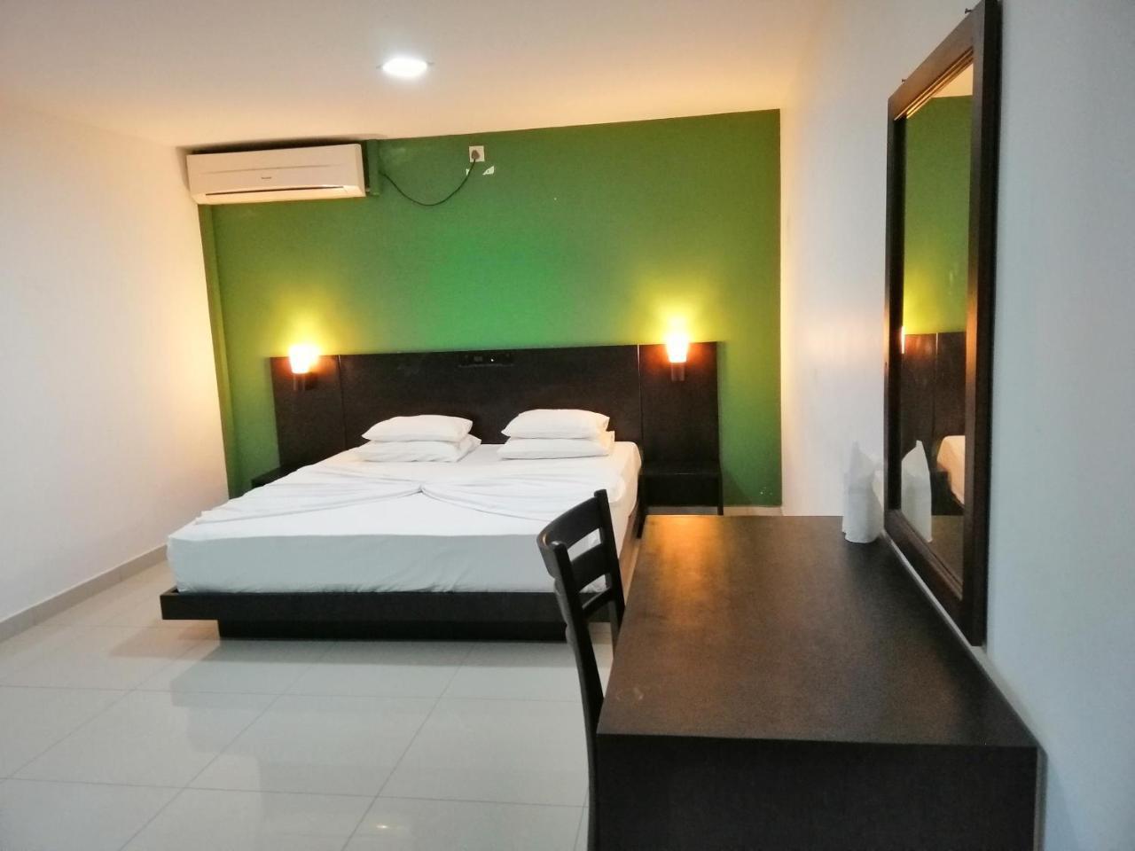 Mars Hotel Tangalle Buitenkant foto