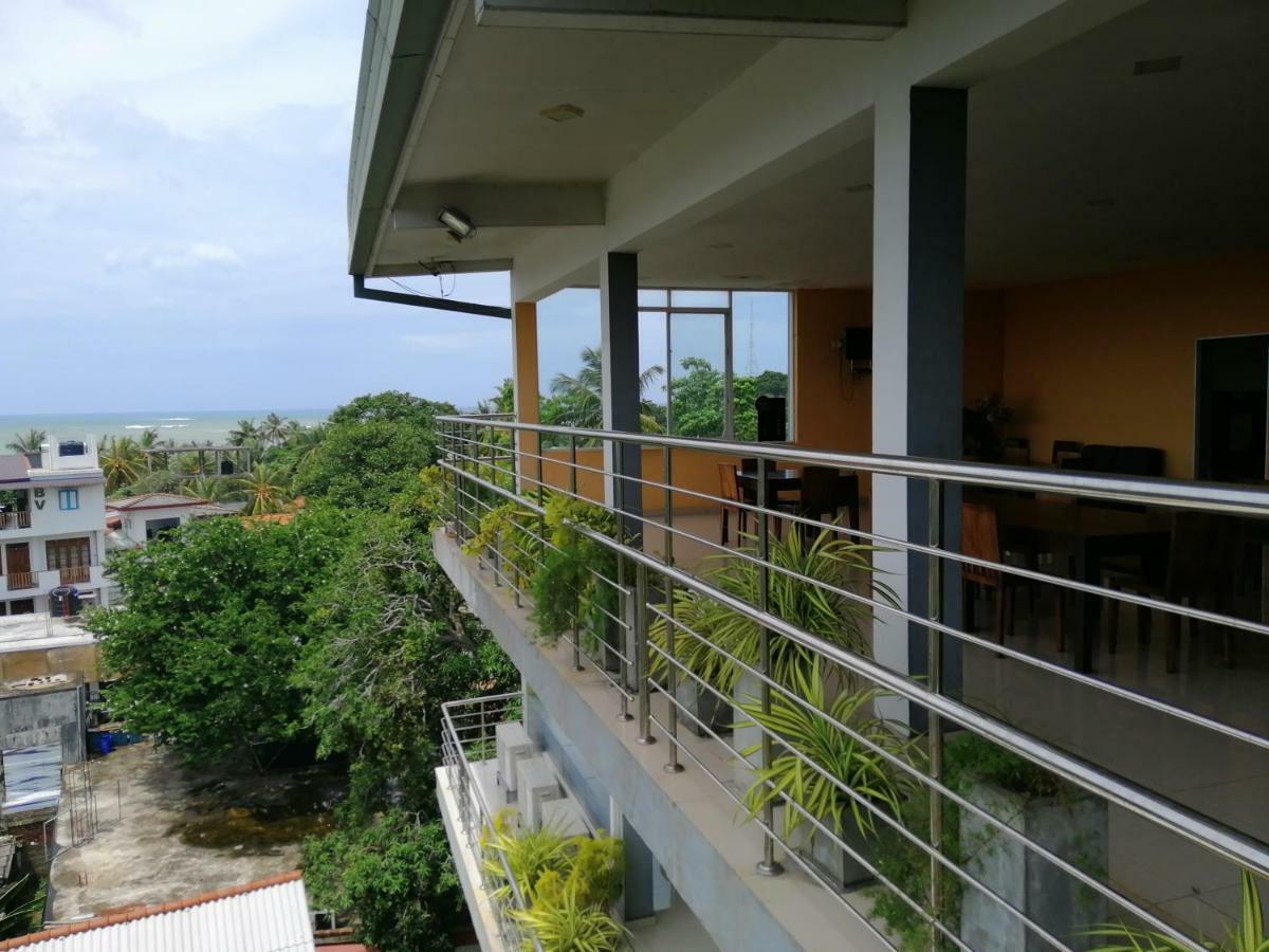 Mars Hotel Tangalle Buitenkant foto
