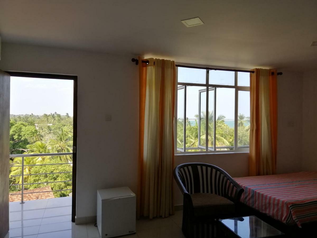 Mars Hotel Tangalle Buitenkant foto