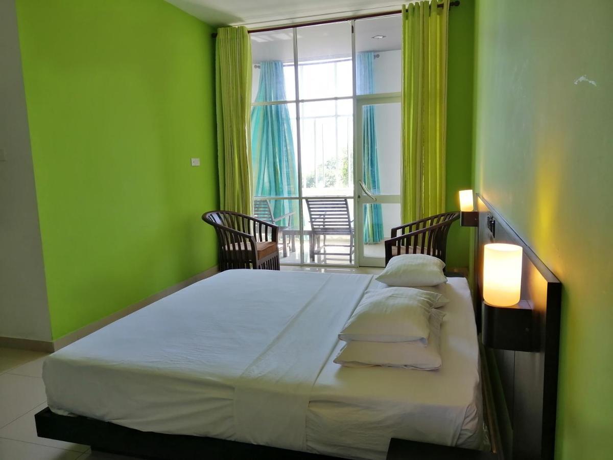 Mars Hotel Tangalle Buitenkant foto