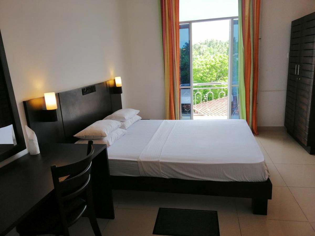 Mars Hotel Tangalle Buitenkant foto