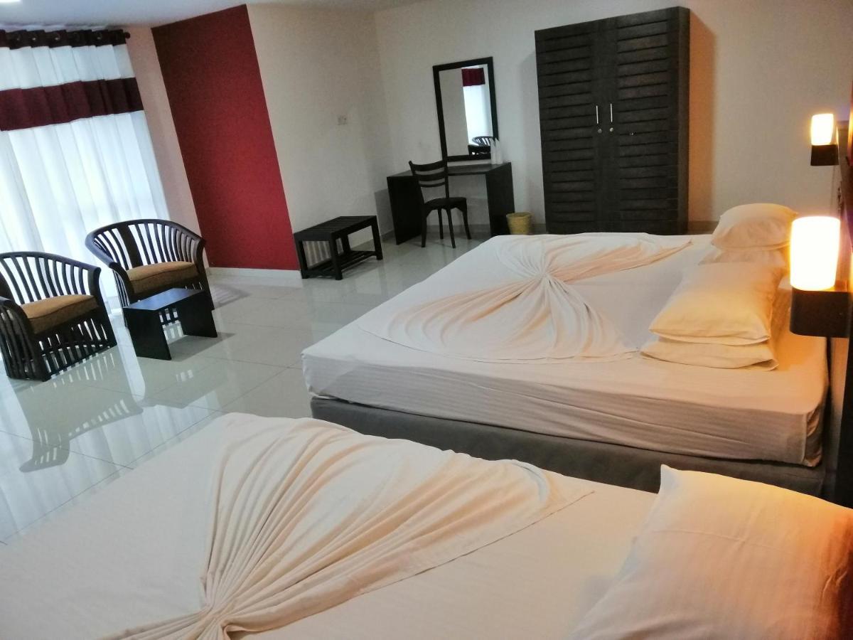 Mars Hotel Tangalle Buitenkant foto