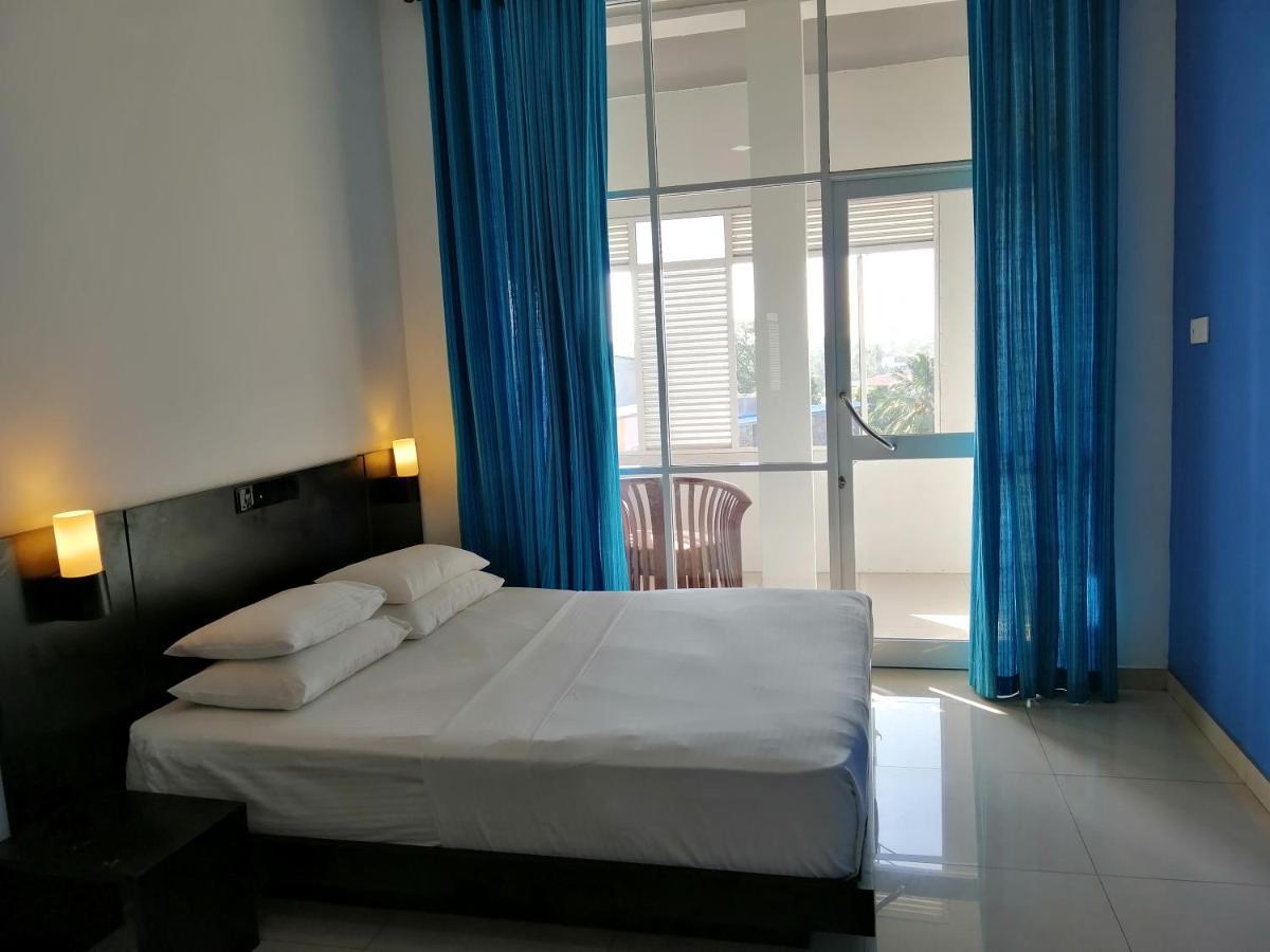 Mars Hotel Tangalle Buitenkant foto