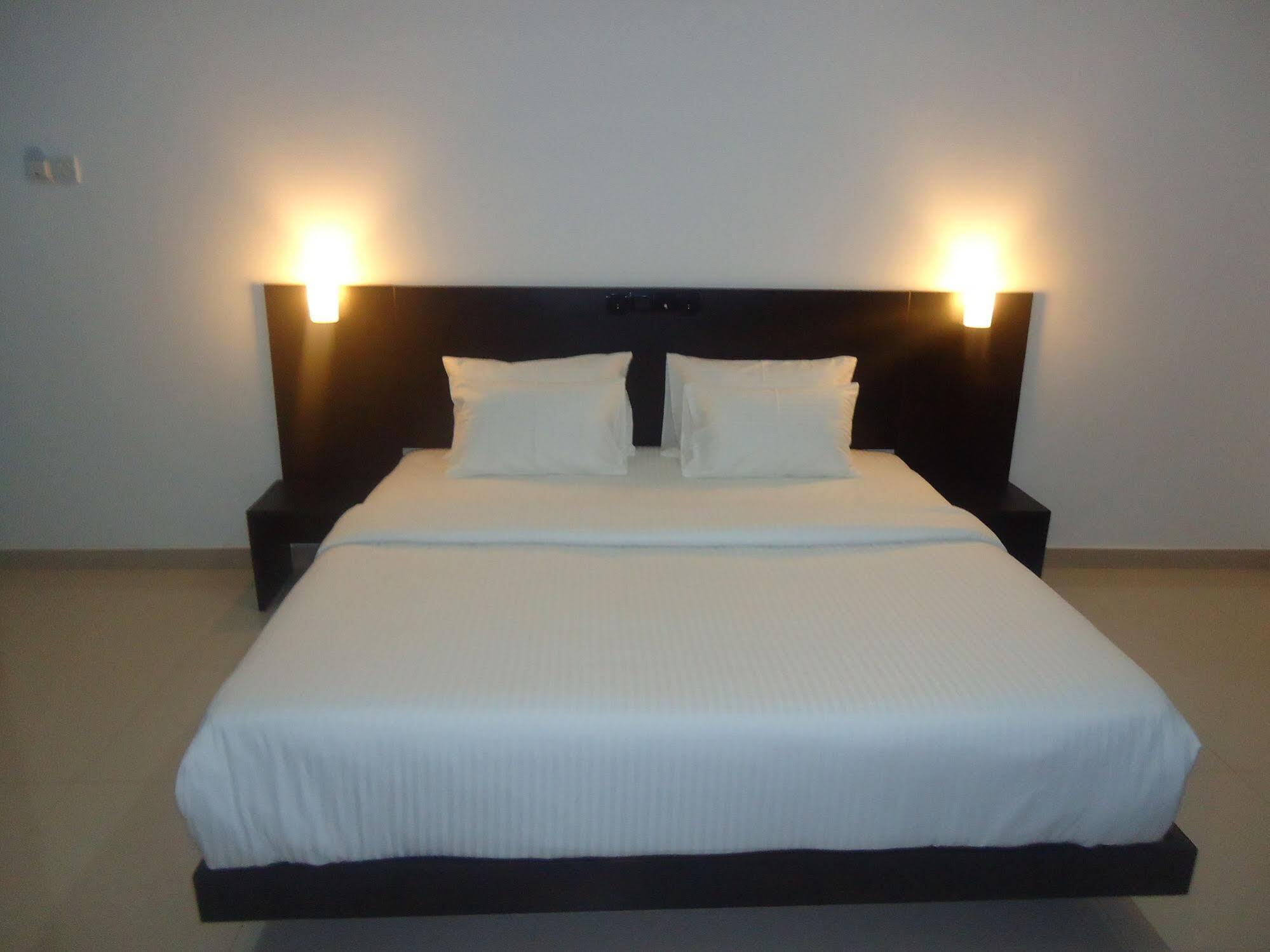 Mars Hotel Tangalle Buitenkant foto